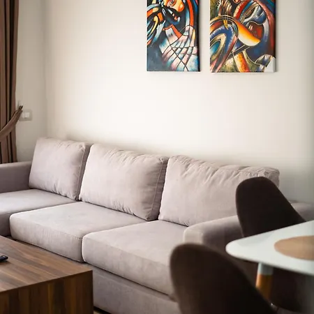 Elite Aparthotel